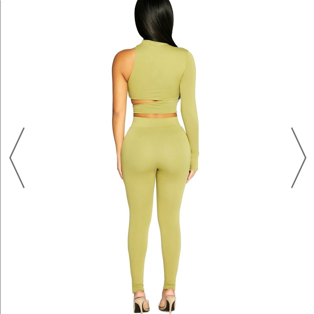 Naked Wardrobe Leggings